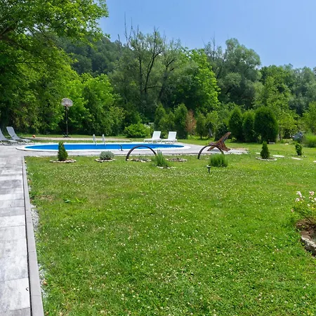 Vikendica Solitudo House Tuzla Holiday home